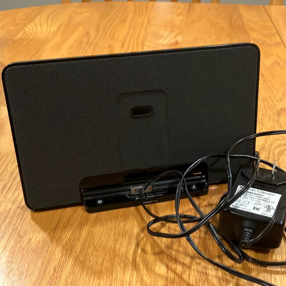 Altec Lasing inMotion 500 iPod Speaker/Charging Dock + Power Supply